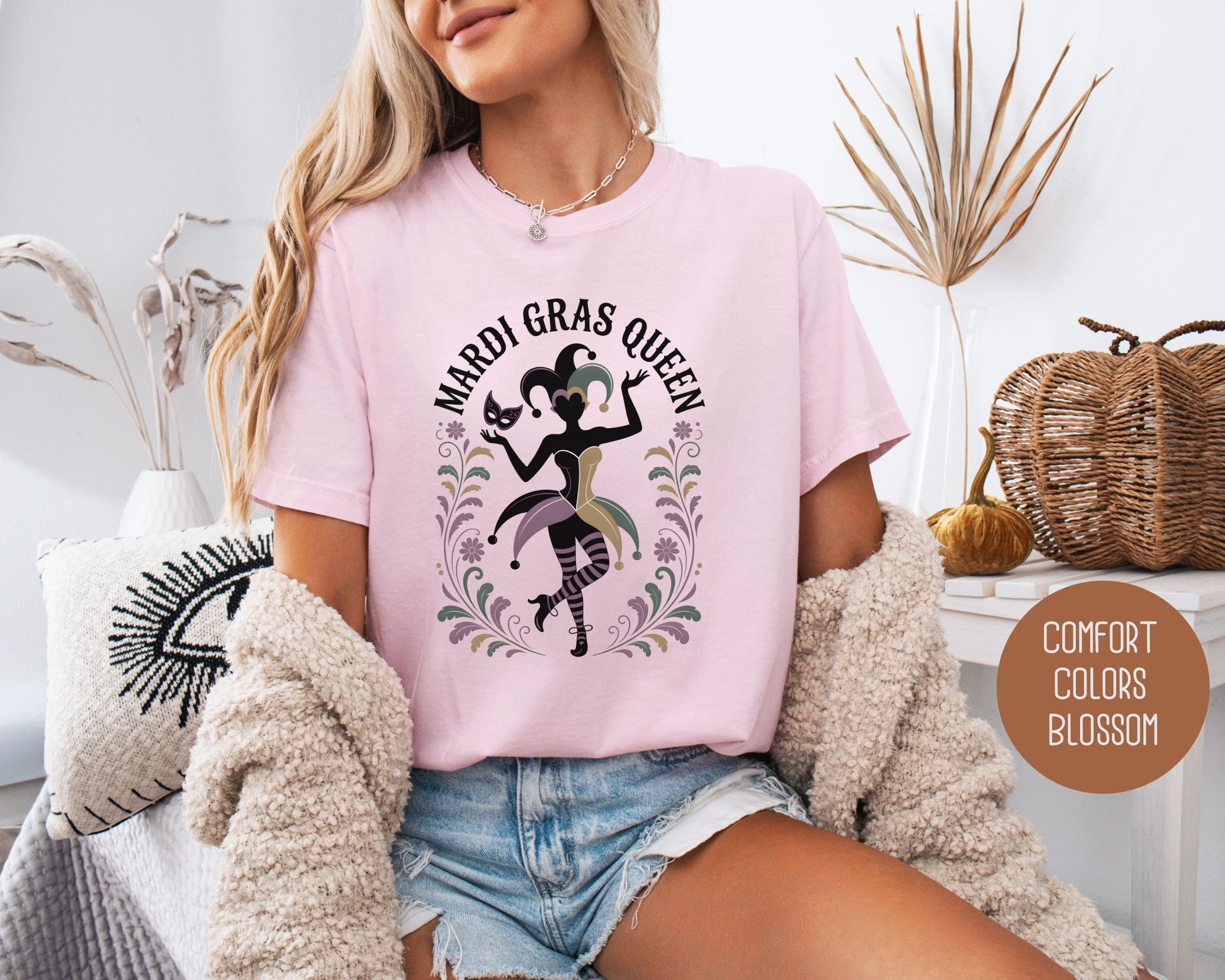 Mardi Gras Queen Comfort Colors Shirt T-Shirt CreativeSpecialTs