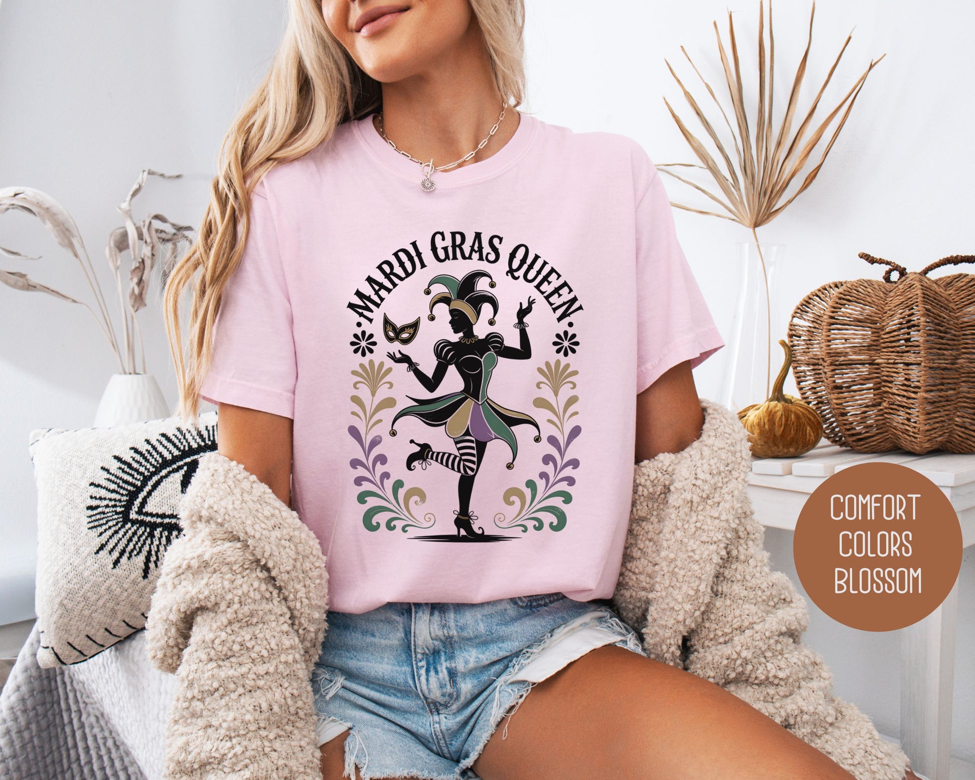 Mardi Gras Queen Comfort Colors Shirt T-Shirt CreativeSpecialTs