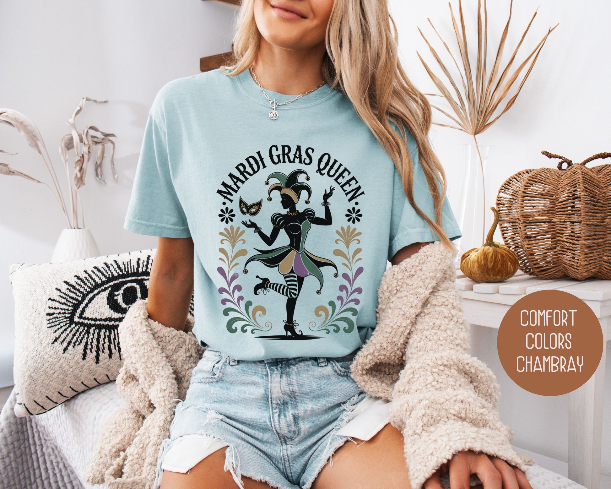 Mardi Gras Queen Comfort Colors Shirt T-Shirt CreativeSpecialTs