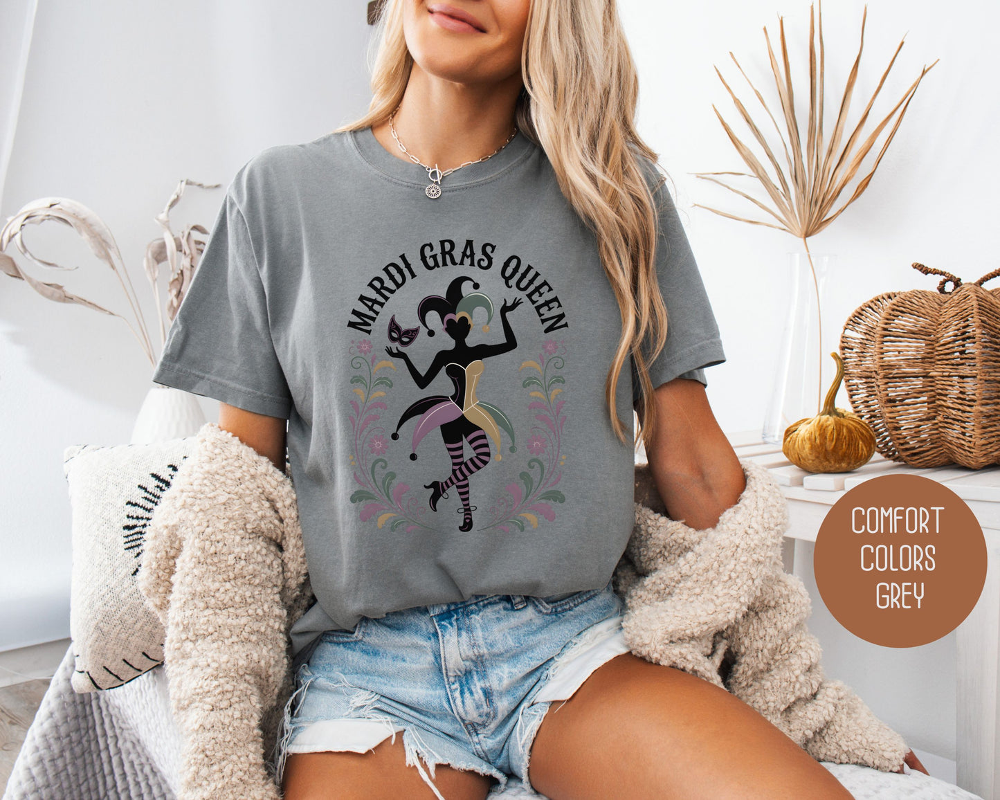 Mardi Gras Queen Comfort Colors Shirt T-Shirt CreativeSpecialTs