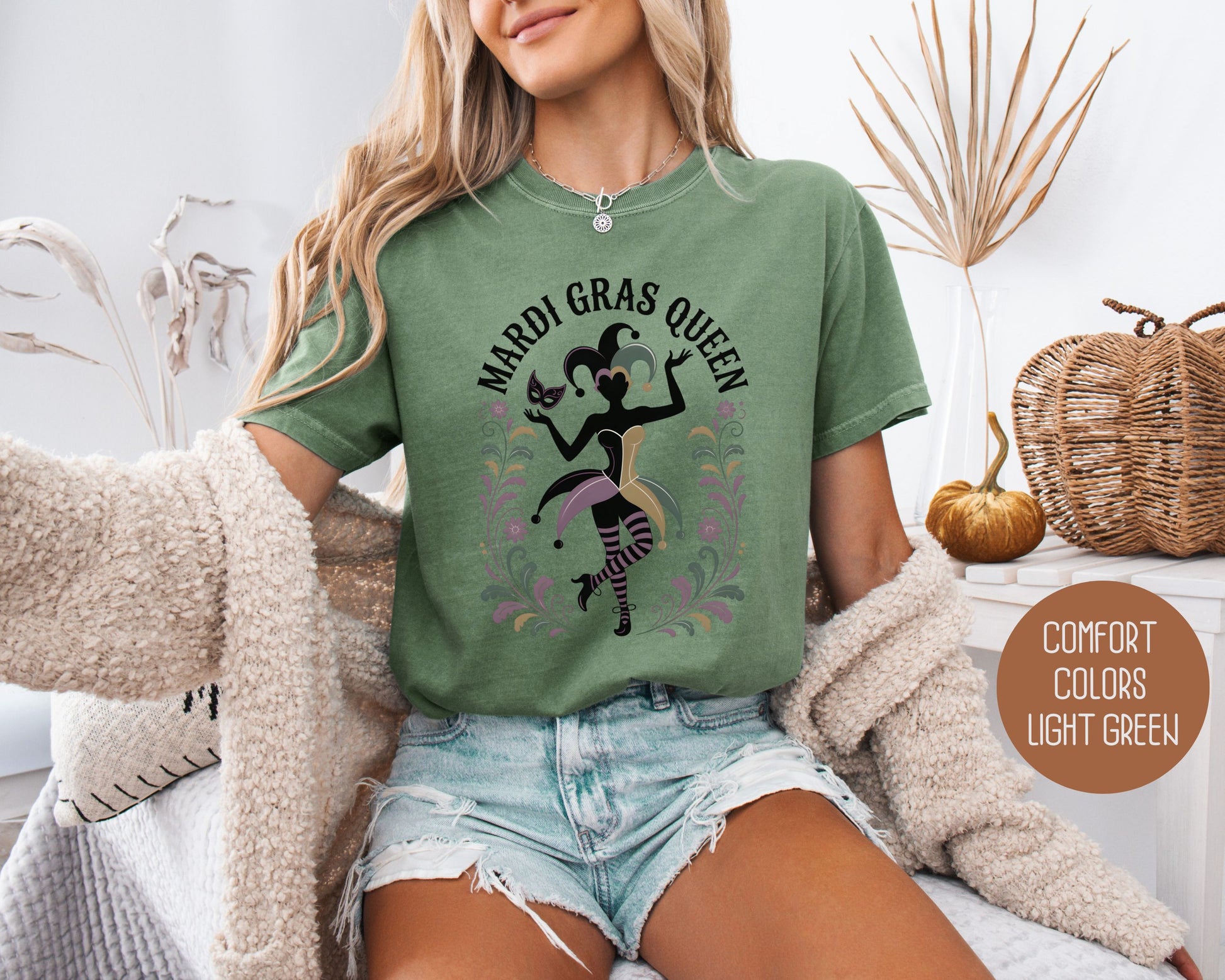 Mardi Gras Queen Comfort Colors Shirt T-Shirt CreativeSpecialTs