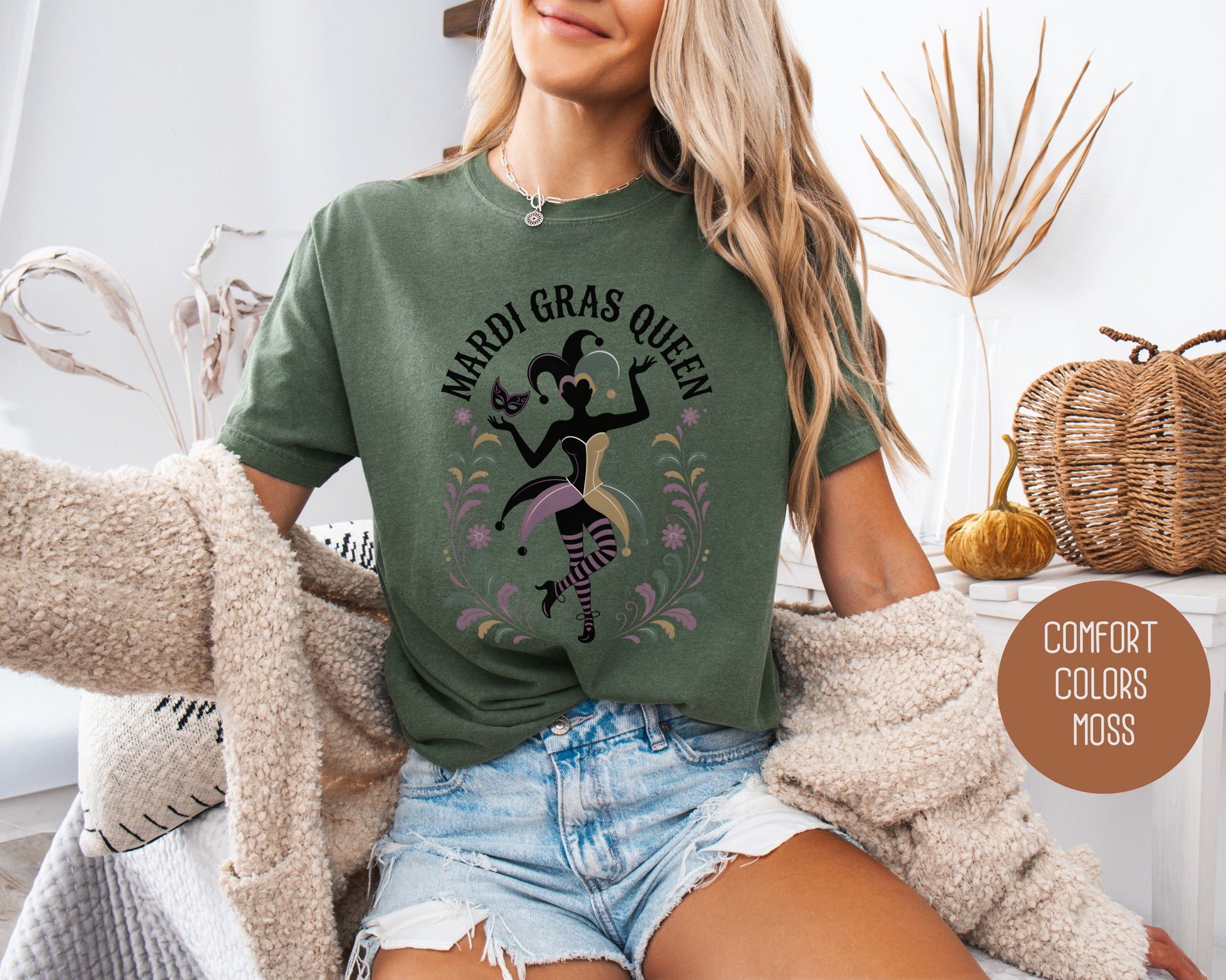 Mardi Gras Queen Comfort Colors Shirt T-Shirt CreativeSpecialTs