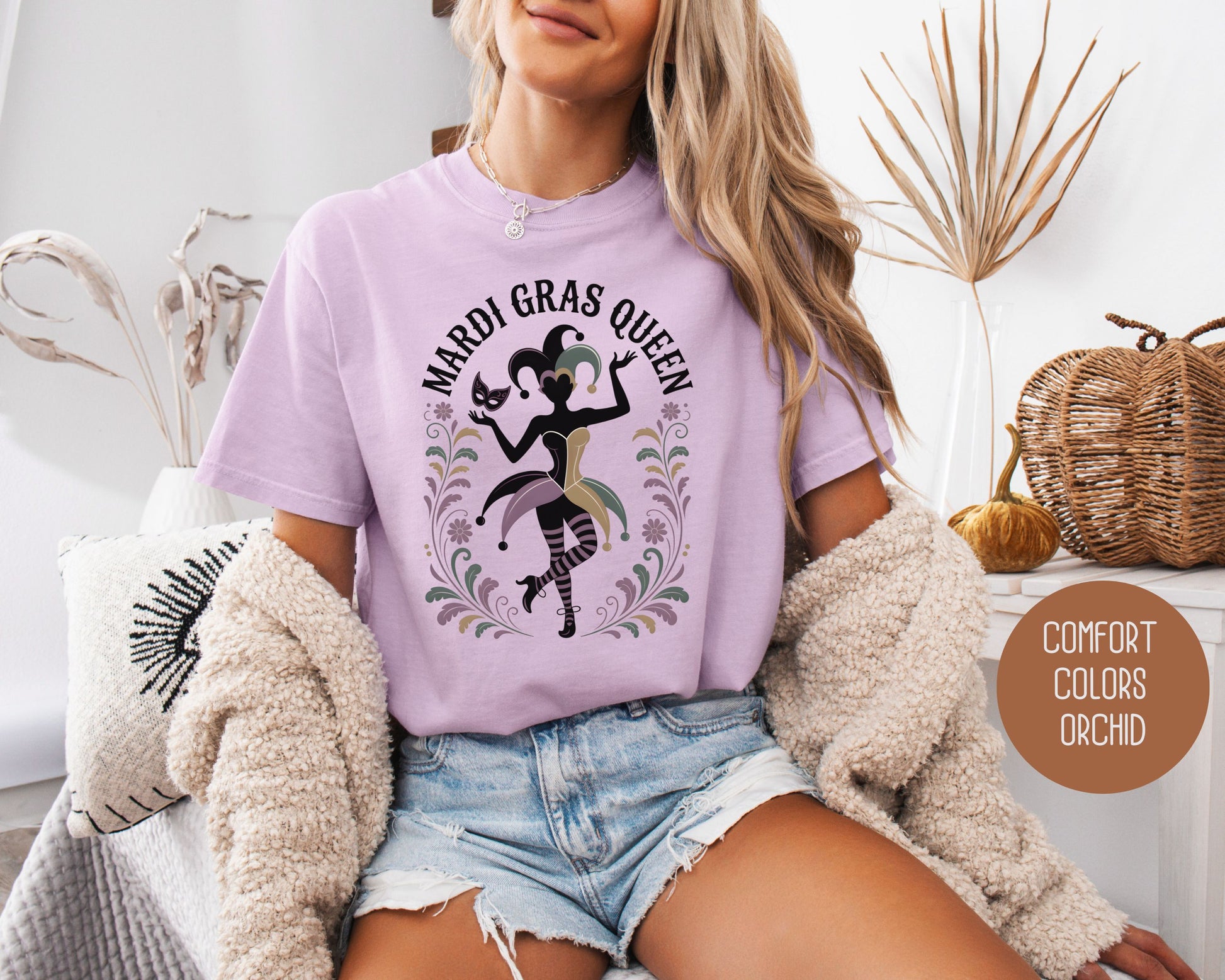 Mardi Gras Queen Comfort Colors Shirt T-Shirt CreativeSpecialTs